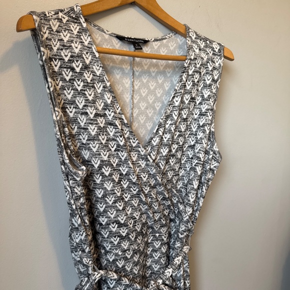 41 Hawthorne Liana faux wrap pullover dress with tie - Picture 2 of 6